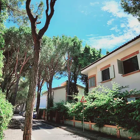 Villa Pinetrees Gem Golem Golem (Tirana)